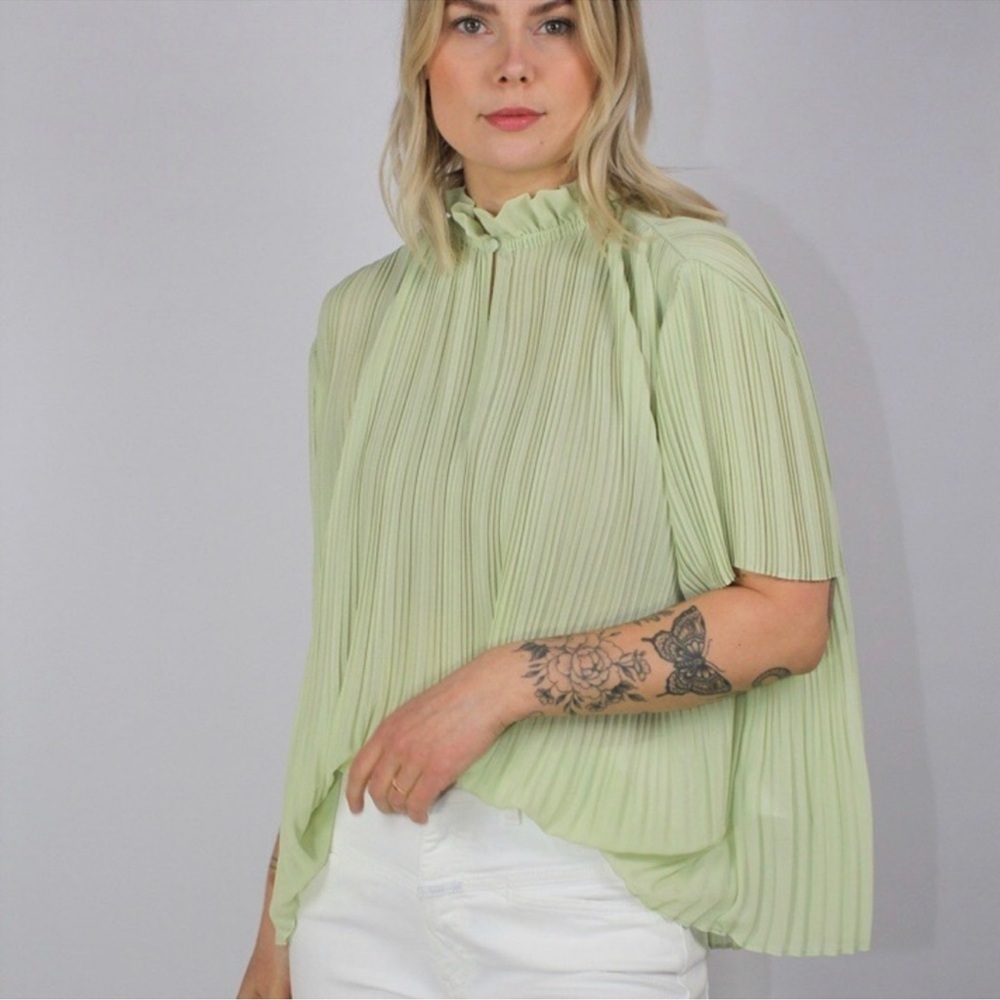 NWT  Women’s Samsøe Samsøe  Lady Ss Blouse 6621 Fog Green size XS